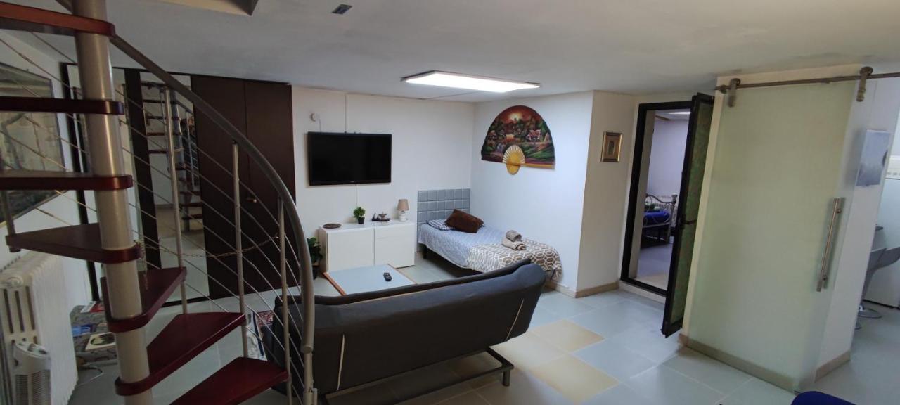 Central Private Flat By Old Town, Shops, Restaurants Bari Esterno foto